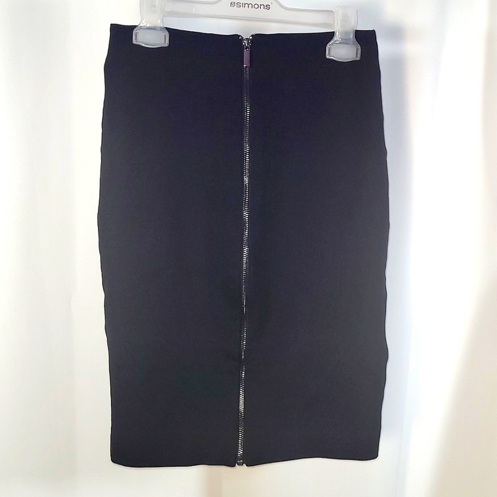 Sexy Minimalist | Stretch Pencil Skirt w/ Zipper